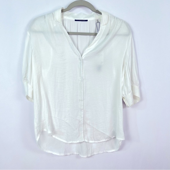T Tahari Tops - T Tahari White button down Blouse sz Medium NWT